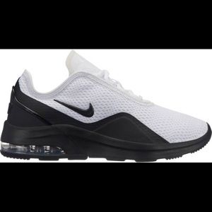 Nike Women's Air Max Motion 2 Shoes